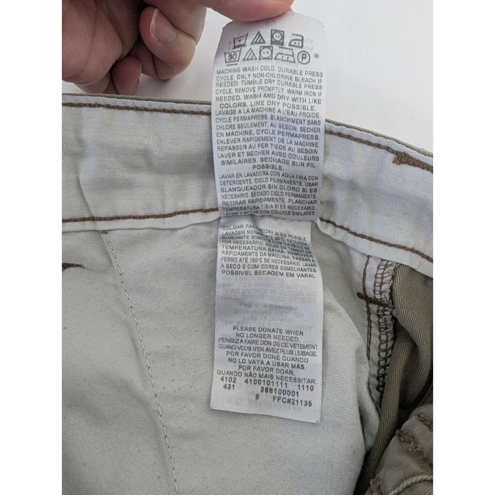 Levis Y2K Tan Cotton Cargo Shorts Bull Horn Button‎ Size 40 Relaxed Fit Utility